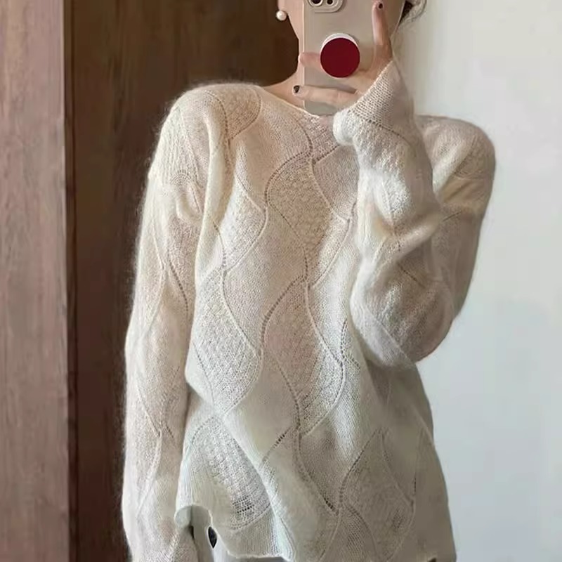 トップス セーター 長袖 ラウンドネック プルオーバー ミディアム丈 萌え袖 モヘア ふわふわ かわいい 大人可愛い きれいめ シンプル 上品 おしゃれ かっこいい カジュアル こなれ感 個性的