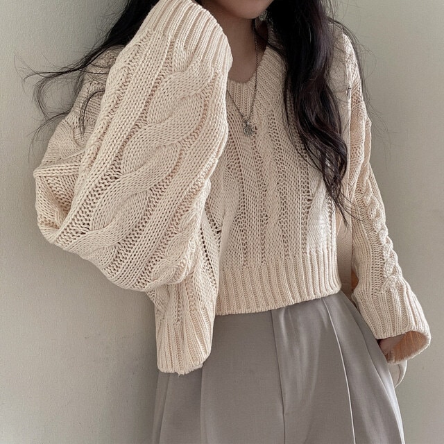 Vネックニット トップス ニットソー セーター ショート ショート丈 袖あり 長袖 Vネック ケーブルニット かわいい 大人可愛い きれいめ シンプル カジュアル 大人 上品 おしゃれ お洒落