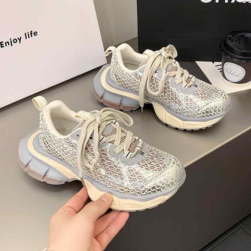 ダッドスニーカー かっこいい 個性的 ネット スニーカー 韓国系 黒 グレー ベージュ ハイテクスニーカー レース 通気性 メッシュ クッション 運動靴 スポーティー メンズライク 映える ゴツい か