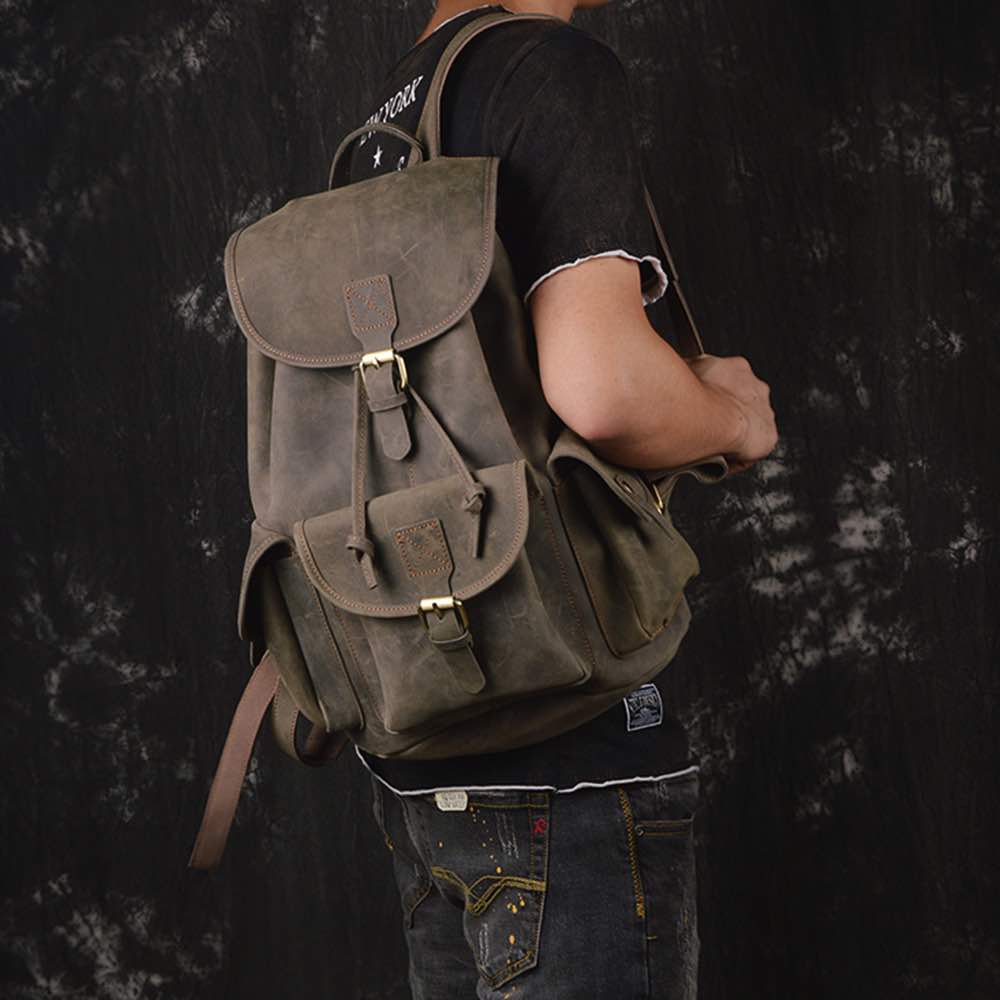 リュック メンズ マルチポケット本革リュック 春 40L リュックサック ビジネスリュック 秋 大学生 アウトドア 大容量 撥水 2WAY カジュアル PC 革 バッグ 夏 通勤 軽量 ビジネスバッグ