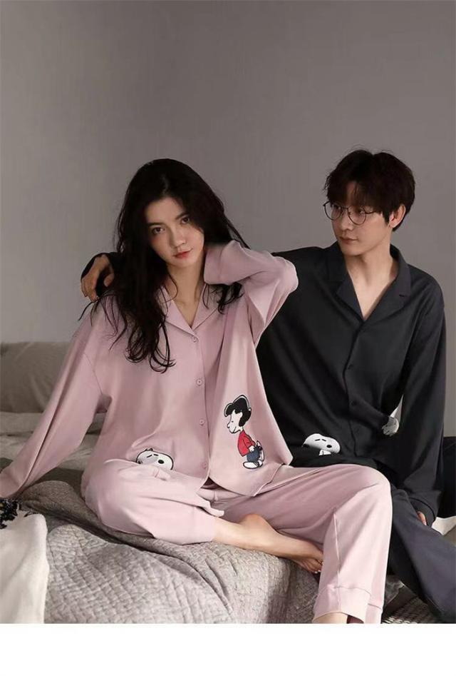 春秋冬 スヌーピー ペアパジャマ ルームウェア ペアルック カップル パジャマ レッド レデイース メンズ 寝巻き 男女セット 結婚祝い お揃い 部屋着 大人気 4,489円