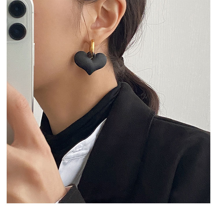 即納 Doudou 2 Waysかっこいい黒ハートのイヤリング 新しい流行の気質 ハイエンドのニッチなイヤリング イヤリング 大割引 Www Quartzhotel Mx