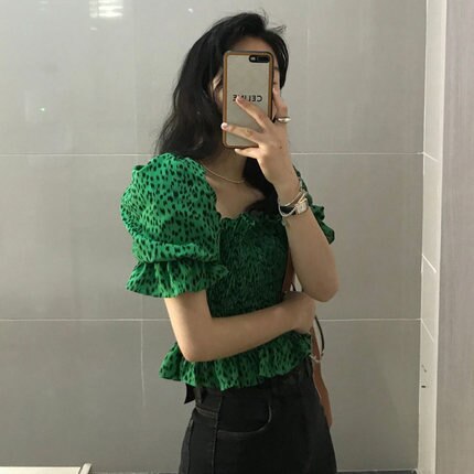 カットソー レディース ショート 半袖 スクエアネック パフスリーブ かわいい 大人可愛い きれいめ カジュアル かっこいい ヒョウ柄 ドット 夏 学生 イベント リゾート グリーン トップス