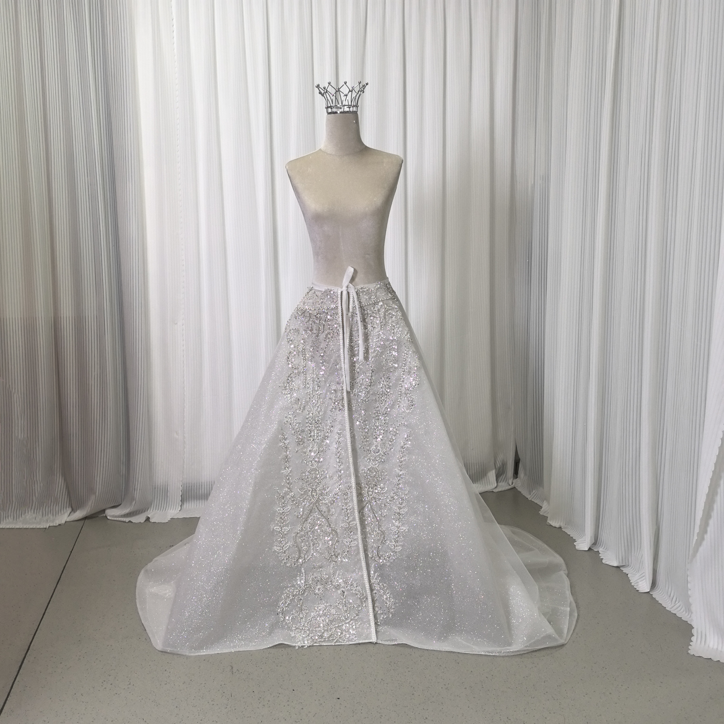 華やか オーバースカート 3D立体レース刺繍 キラキラチュール 披露宴 結婚式 前撮り