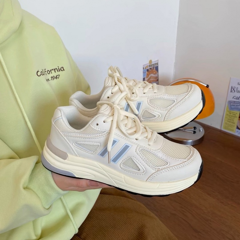 ティーンエイジャー向けのクリーム色のお父さん向けシューズ女子学生向けソフトソールのカップル向けスポーツランニングシューズ2025年新作