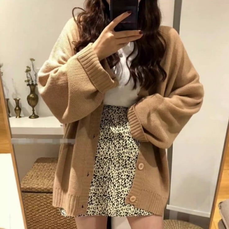 Vネックニットカーディガン セータージャケット デート 高級 ニッチ カーディガン 長袖 Vネック ニット かわいい 大人可愛い きれいめ シンプル カジュアル 大人 上品 おしゃれ お洒落