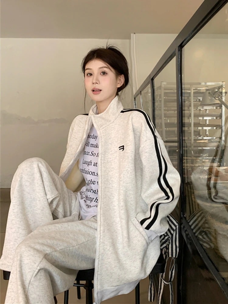 24 2点セット トップス ック スタンドネック 羽織り ショート丈 フルパーカー ルーズ サイド上下ボトムス ストレート系 ゆったりサイズワイドシルエットリラックストラック