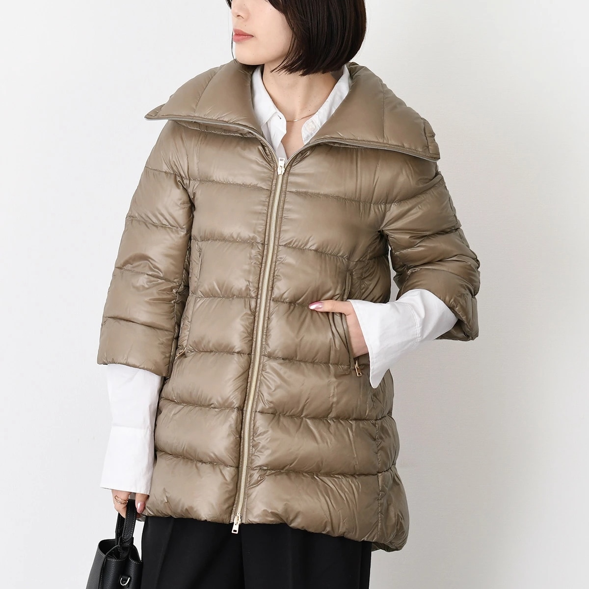 ダウン アウター PI0001DIC12017 ICONICO CLEOFE ジャケット レディース ベージュ 五分袖 秋 冬 無地 キルティング ハイネック 防寒