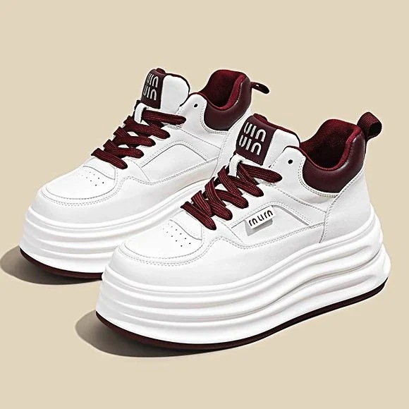 【限定SALE!!】スニーカー レディース 女性 靴 くつ シューズ 運動靴 フラット 婦人用 単色 靴紐 ストラップ メッシュ スポーツ ランニング ウォーキング