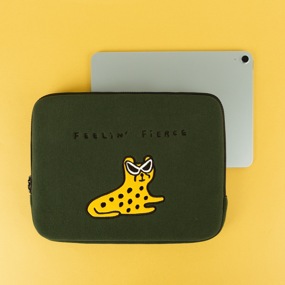 刺繍 iPad ノートパソコンポーチ Feelin Fierce