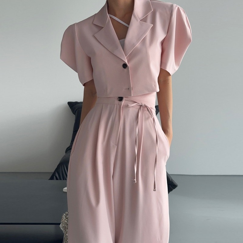 韓国デザイン　可愛いパンツスーツ　人気セットアップ　春夏コーデ　レディースファッション