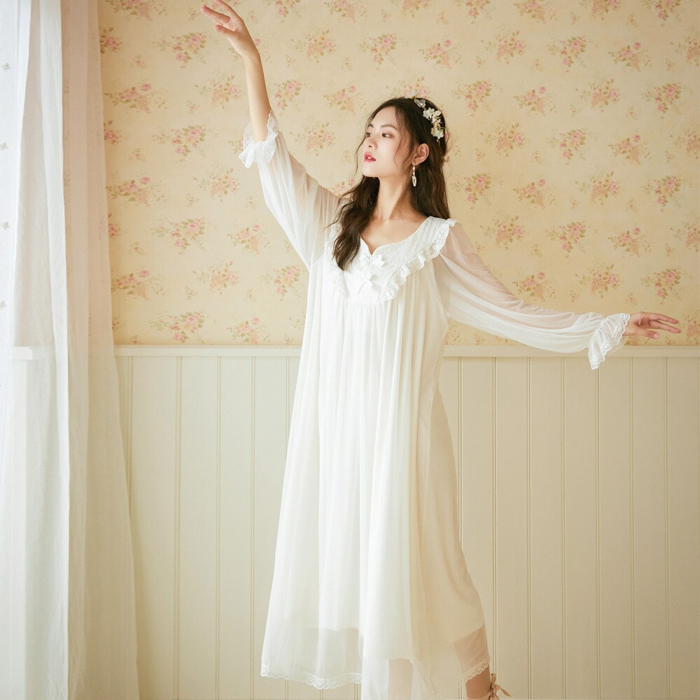 ホワイト レディース　パジャマ　長袖　ルームウェア レディース ナイトウェア ナイトドレス　春秋　ガウン　コットン　 かわいい　ホームウエア　女性