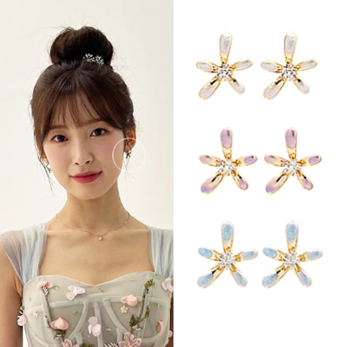 ジェラシー_ mini blossoms イヤリング[OH MY GIRL着用] 韓国人気ファッション 韓国セレブ着用 の人気ブランド セレブが愛するカスタムジュエリー 人気ジュエリー