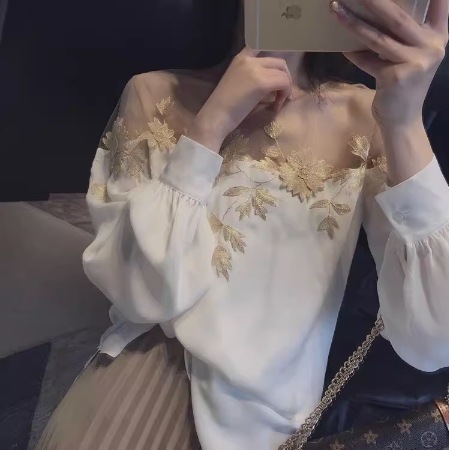 トップス シャツ ブラウス 袖あり 長袖 Uネック ラウンドネック 刺繍 透け感 快適 着心地 大人可愛い きれいめ シンプル カジュアル 大人 上品 おしゃれ お洒落 かっこいい レトロ こなれ感