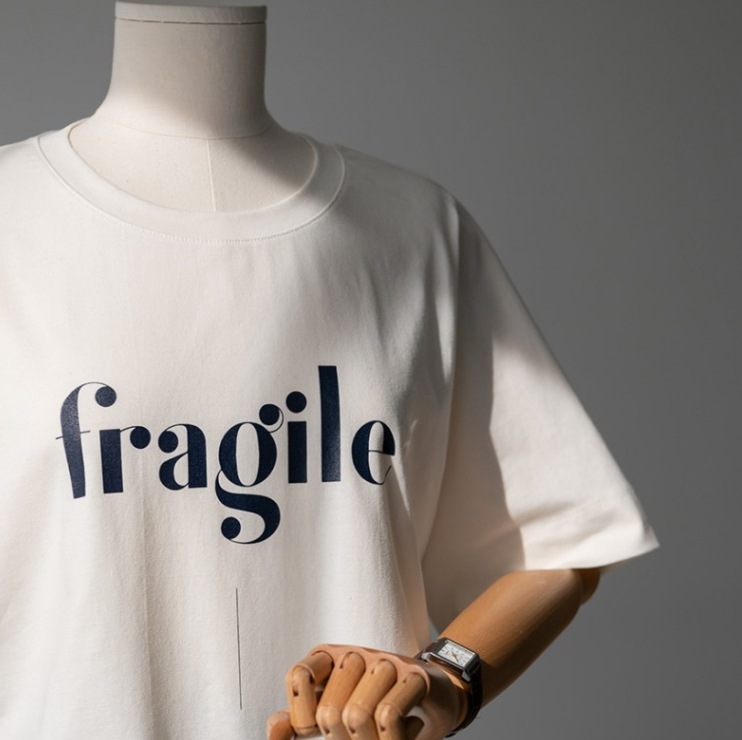 ロゴ入りTシャツ プリントシャツ 半袖カジュアルシャツ ラウンドネックトップス トップス Tシャツ シャツ プルオーバー 白シャツ ビッグT 袖あり 半袖 5分袖 五分袖 Uネック ラウンドネック 11,918円