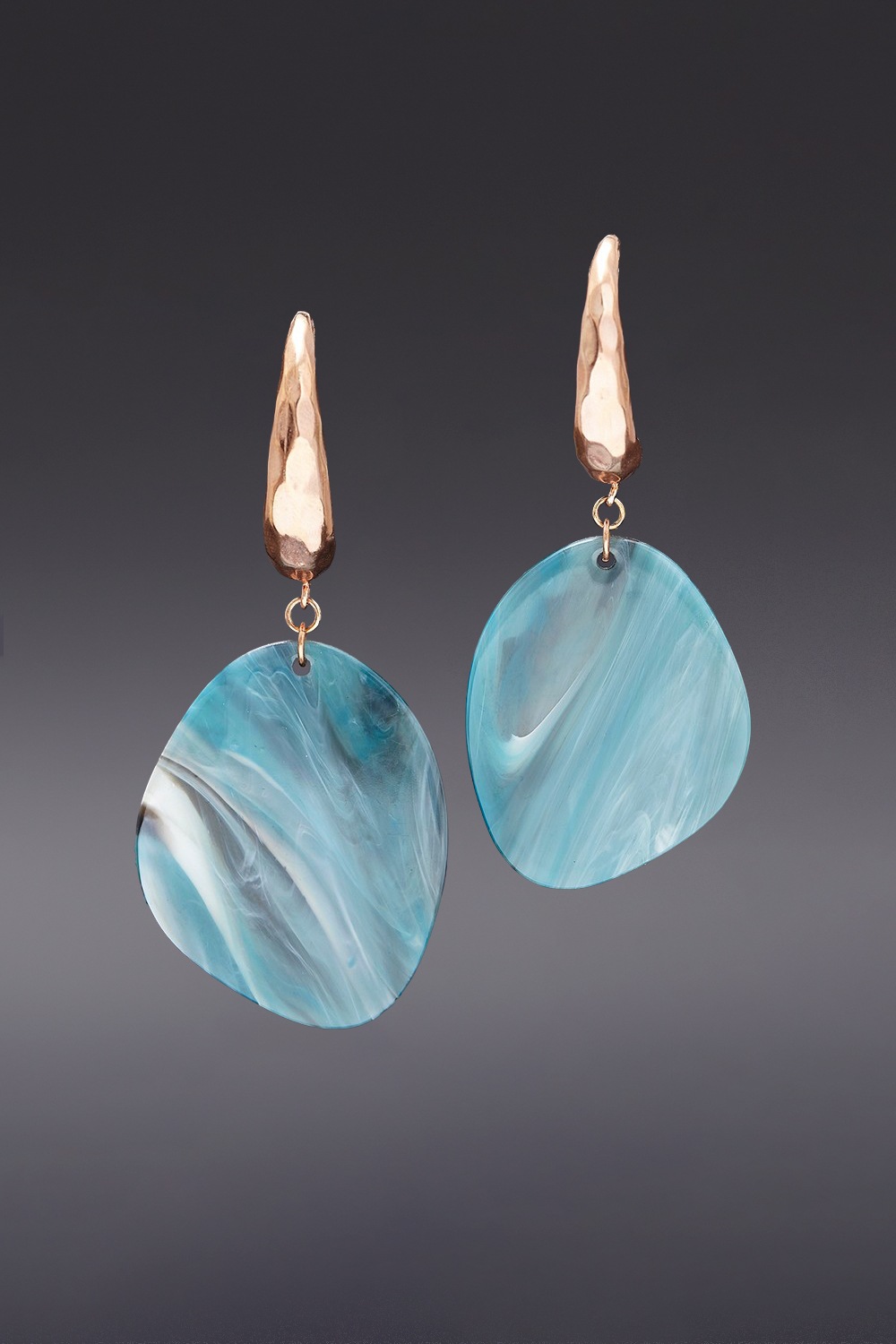 [HAZINA] Cyan Blue Quasimodo Earrings 15,985円