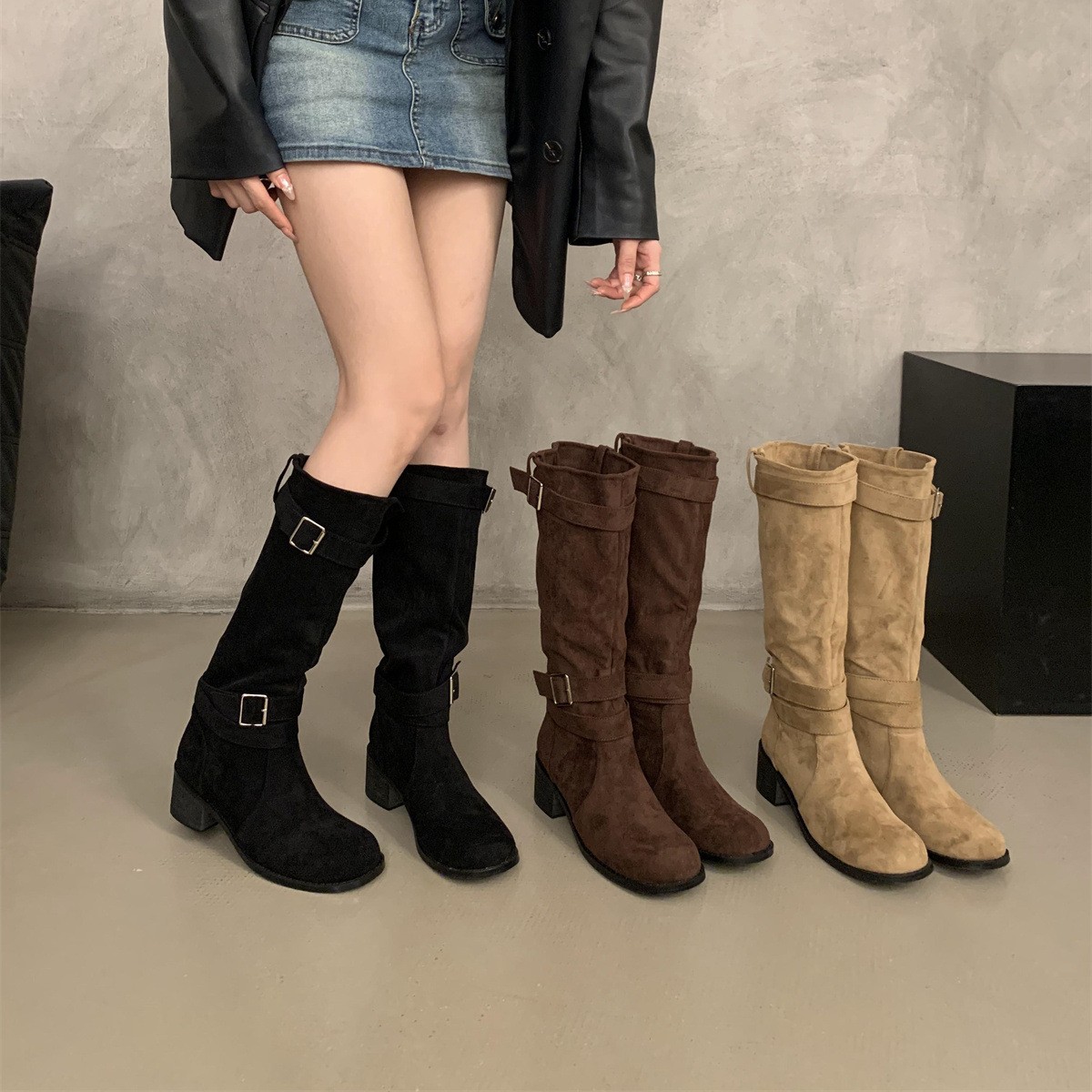 女性のためのメイラードブラウンレトロハイブーツ2024秋と冬の新しいスエードライダーマーティンブーツスリム濃厚なかかとブーツ