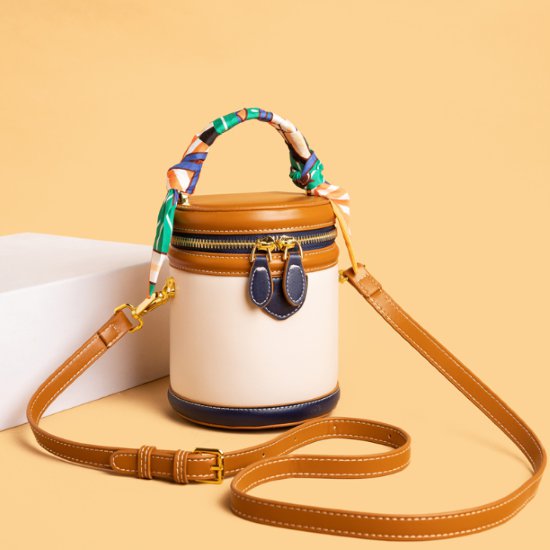 ショルダーバッグ レディース バッグ 鞄 かばん ハンドバッグ ミニバッグ コンパクトバッグ 2WAY 肩掛けバッグ 斜め掛けバッグ ポシェット 筒型 牛革 カジュアル おしゃれ お出かけ レザー