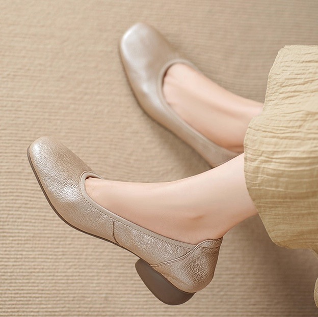 レディース パンプス 3cm ローヒール ラウンドトゥ 幅広 美脚 脚長 かわいい 大人可愛い きれいめ シンプル カジュアル 上品 おしゃれ レトロ エレガント ラブリー キュート ガーリー ラフ