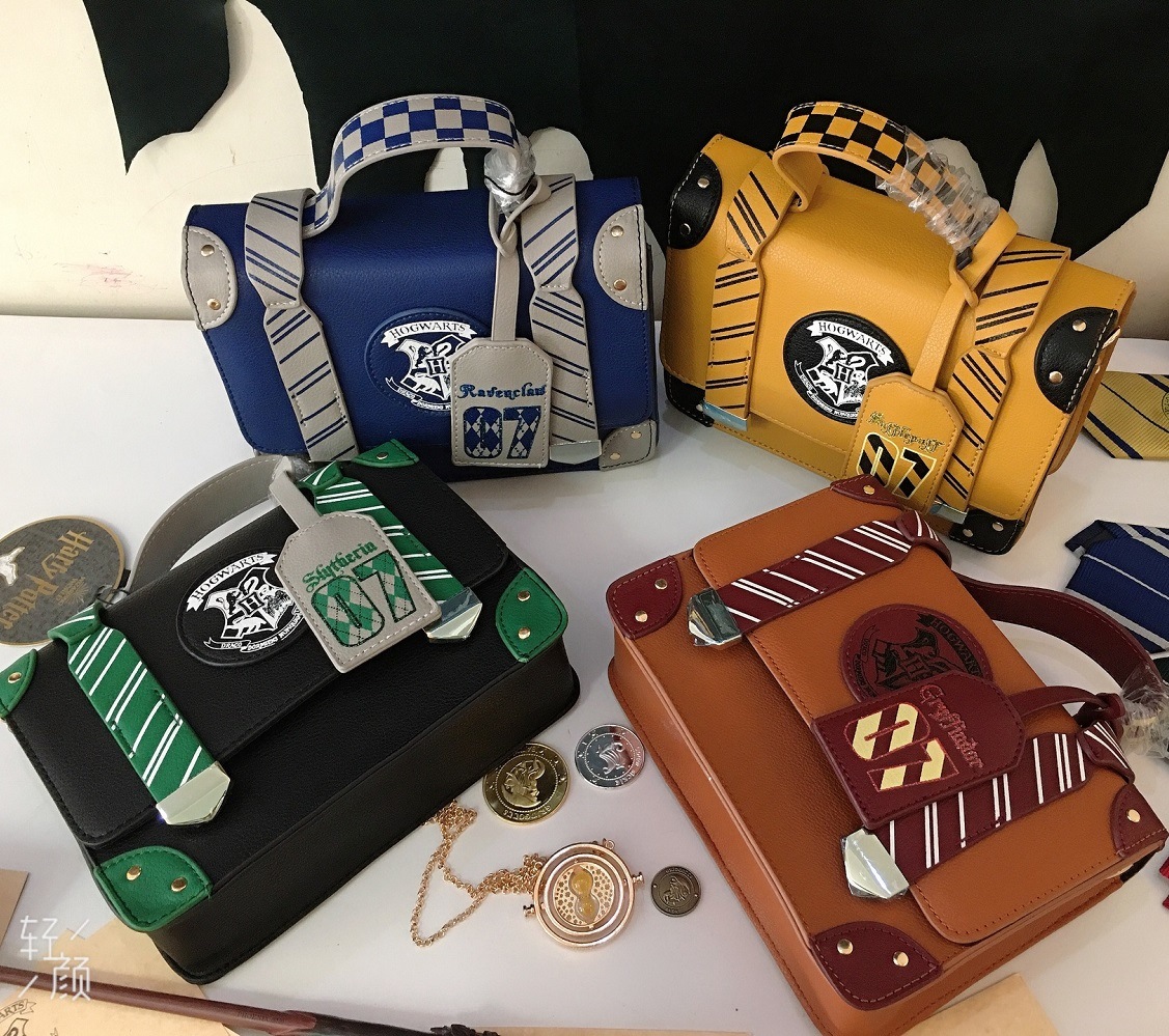 ハリーポッター ランドセルスリザリン グリフィンドール スモール スクエア バッグ ショルダー クロスボディバッグ 魔法学校 ギフト