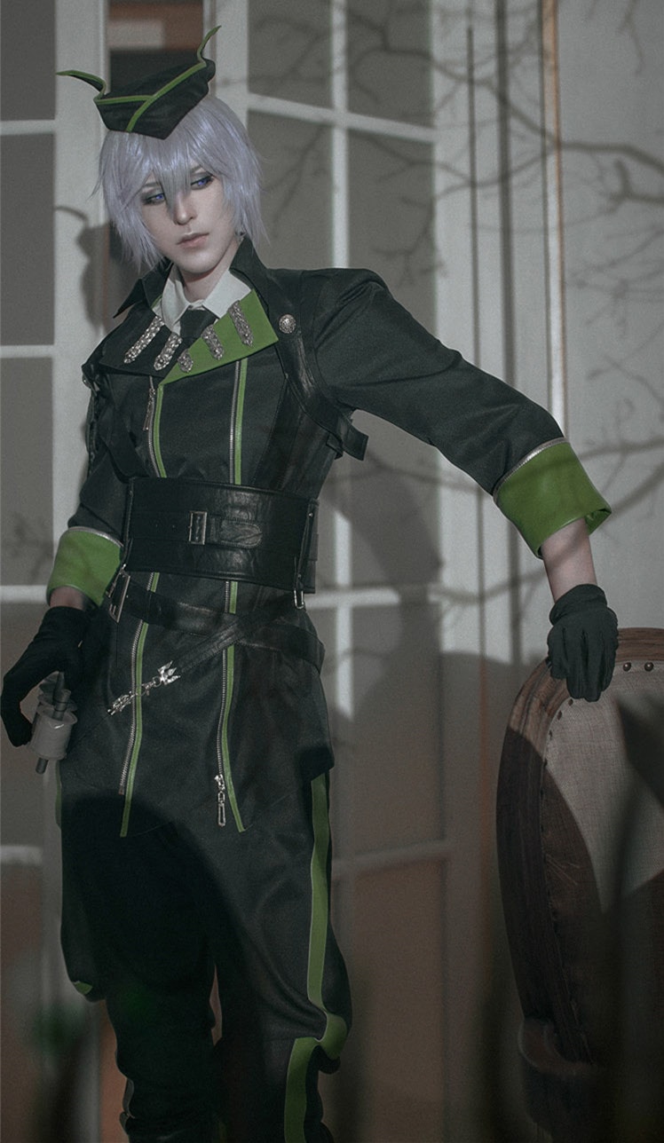 ツイステッドワンダーランド　ツイステ　ディアソムニア寮　シルバー　Silver　コスプレ衣装 コスチューム