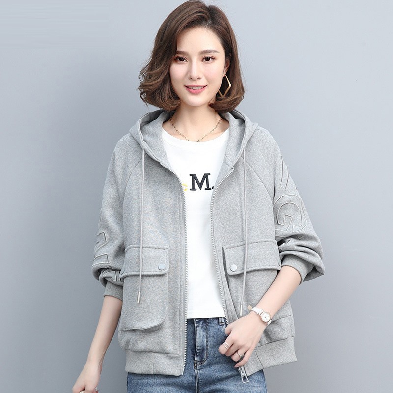 オーバーサイズ 袖ロゴ刺しゅう ジップアップ フーディジャケット アウウター パーカー ミディアム丈 長袖 ラグランスリーブ フード付き バックコンシャス フロントファスナー 前開き フラップポケット
