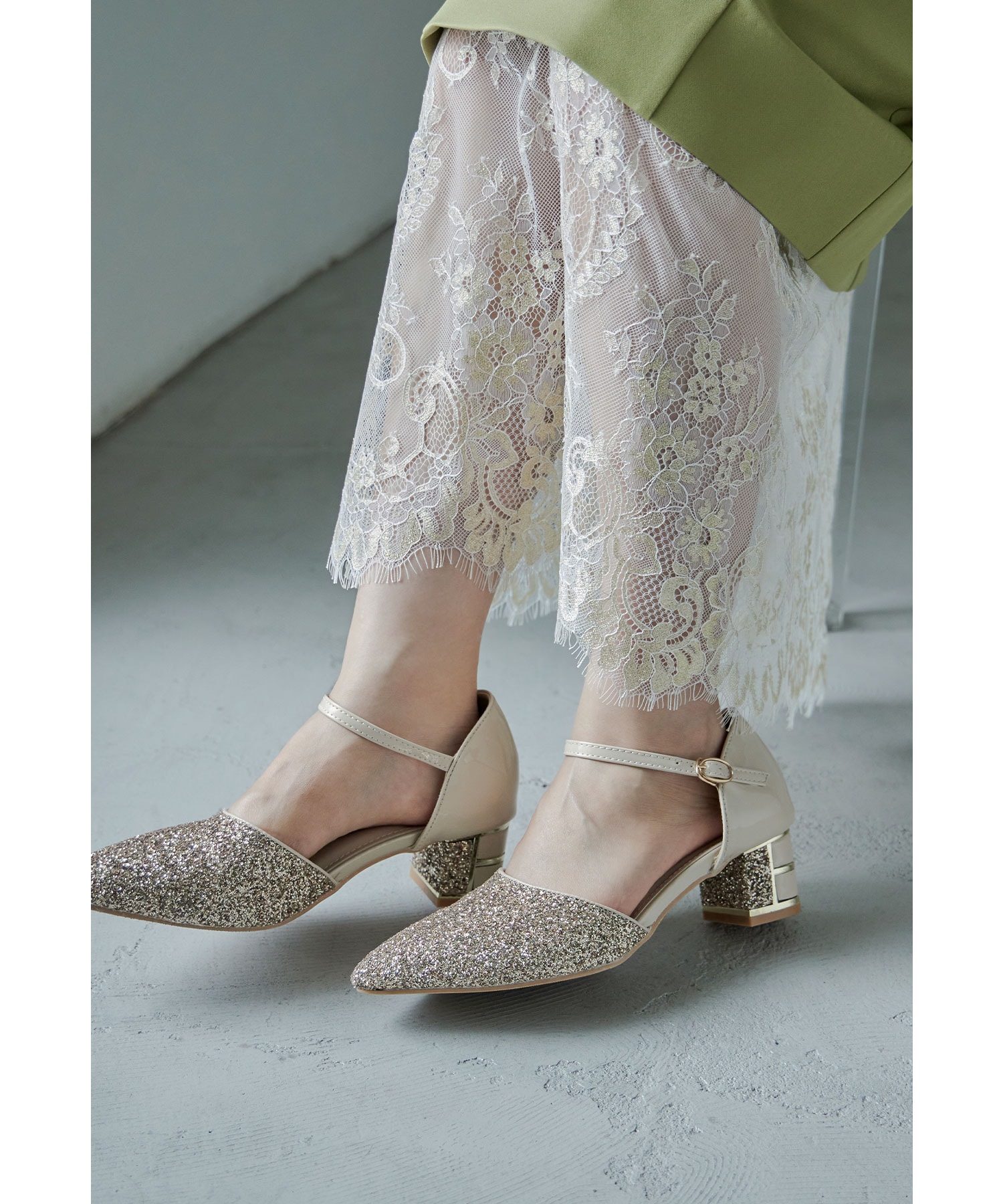 niana グリッターチャンキーヒールパンプス グリッターチャンキーヒールシアーパンプス 結婚式 二次会