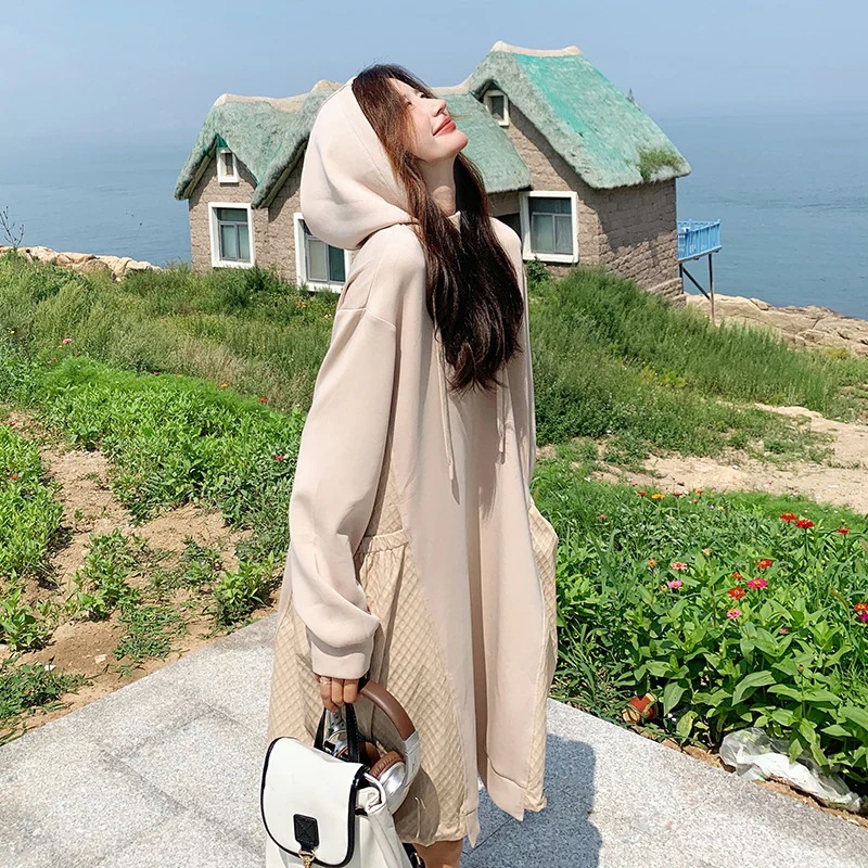 のんびり風のスプライシングフード付きセータードレス2024新しいファッションカジュアルウエスト薄いと高いドレス