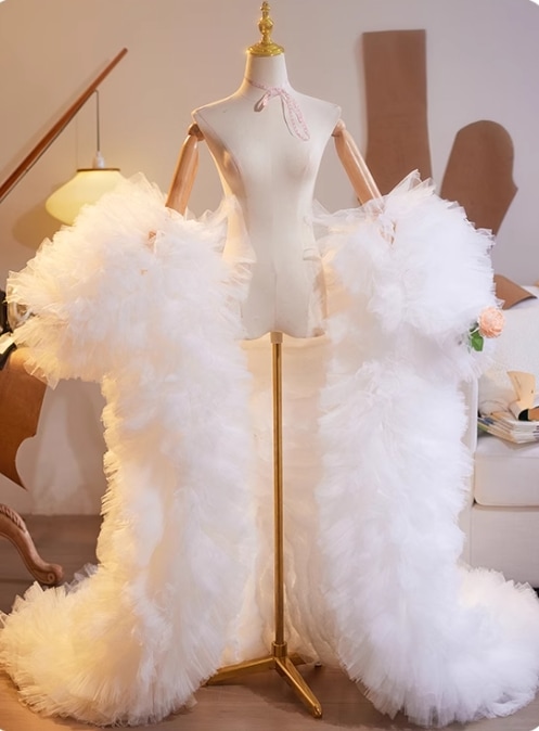 華やか ケープ風ドレス オフホワイト もこもこドレス フランス風 前撮り