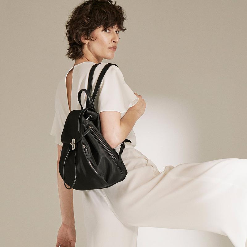 Hey Pintuck Backpack M (ヘイ・ピンタック・バックパック M) Black _ VQB5-1BP210-1BKXX