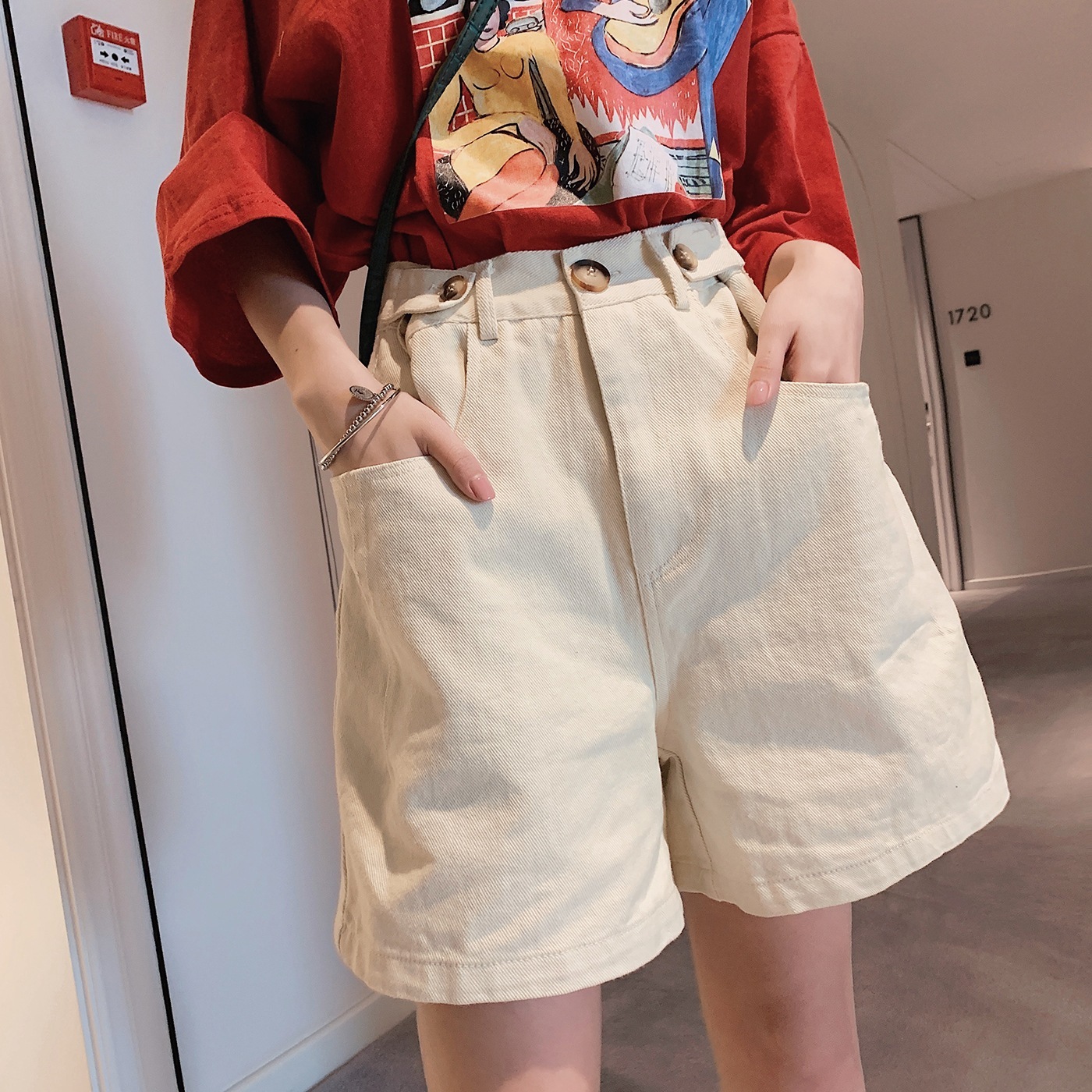 パンツ ショートパンツ フレア セミフレア ショート丈 膝丈 膝上 ファスナー ポケット 薄手 大人可愛い シンプル カジュアル ルーズ 無地 春 夏 デート お出かけ 韓国 ホワイト カーキ