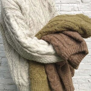 ３色 トップス ニット セーター プルオーバー チュニック 秋冬 かわいい カジュアル オーバーサイズ ゆったり 長袖 ボリューム袖 ドロップショルダー 萌袖 Uネック ラウンドネック クルーネック