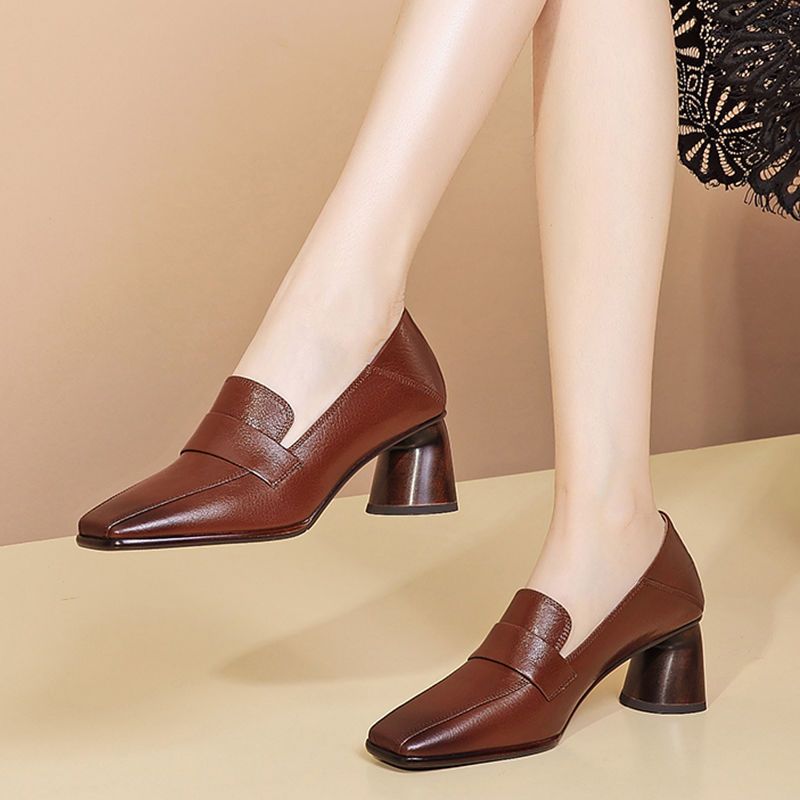 ヒールパンプス フレンチヴィンテージ 太ヒール スクエアヘッド おしゃれ OL通勤 メリージェーンシューズ 快適 百掛け ハイヒール 今年の流行
