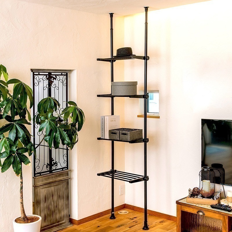 つっぱり ラック 4段ラック 突っ張りラック 壁面収納 リビング トイレ キッチン デスク 白 ホワイト ブラック 隙間収納 省スペース 伸縮 幅伸縮 ポールラック おしゃれ A