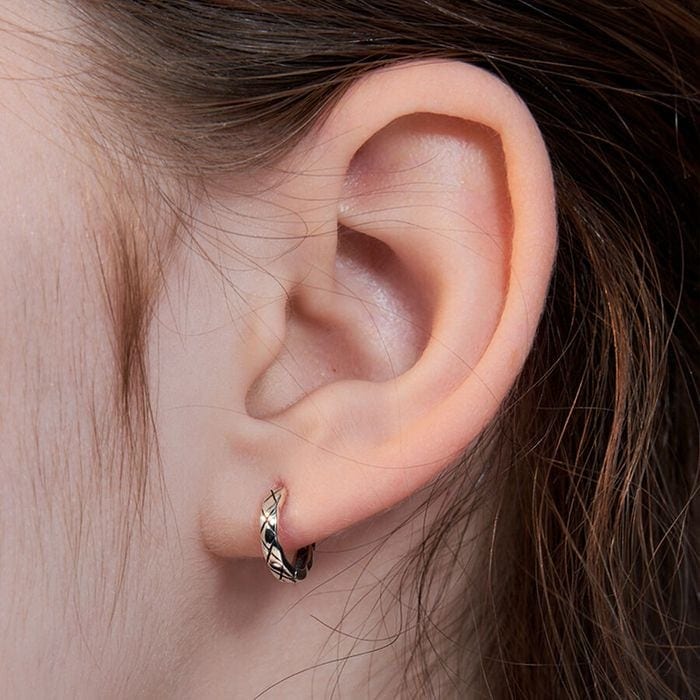 diamond one-touch earring 2色 おしゃれ ピアス 韓国芸能人着用 韓国ファッション
