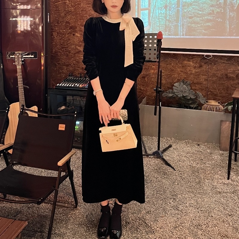 ワンピース ミモレ丈ワンピース 長袖 クルーネック 肩リボン ミモレ丈 ベルベット かわいい 大人可愛い きれいめ シンプル 上品 おしゃれ 大人女子 こなれ感 個性的 主役級 存在感 エレガント