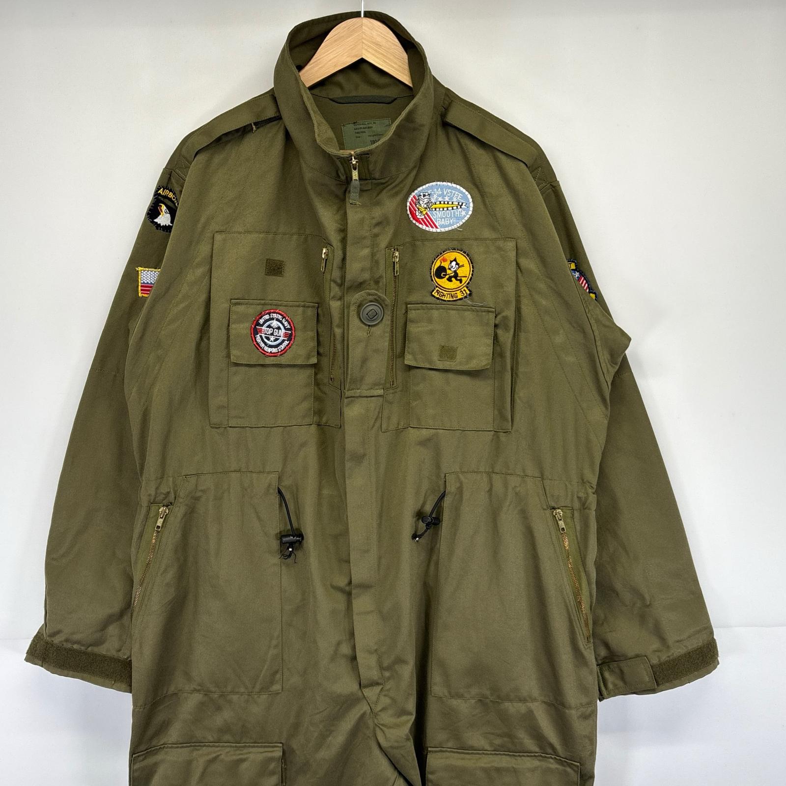 古着 長袖つなぎ イギリス軍 オールインワン ミリタリー 戦闘服 ワッペン 大きいサイズ ジャンプスーツ 180/104 グリーン メンズ