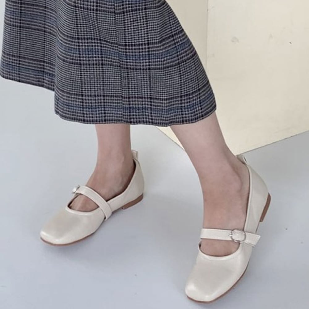 (Ninas Paris) フロントラインメリージェーンバックルキューティーローファー (1K005) 4,888円