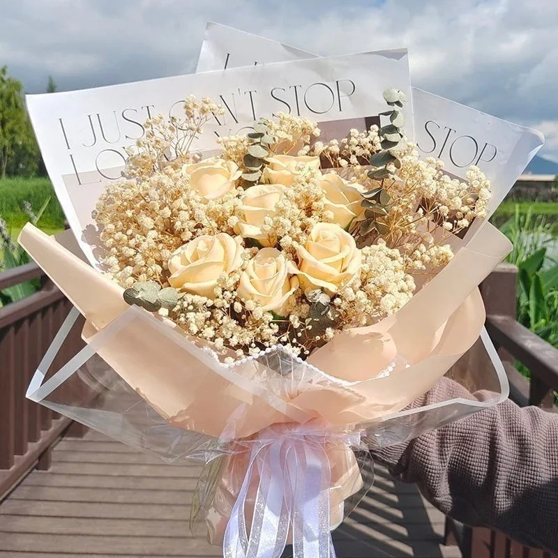 薔薇満天星乾花花束誕生日プレゼントは彼女の妻の教師の日に先生に告白する