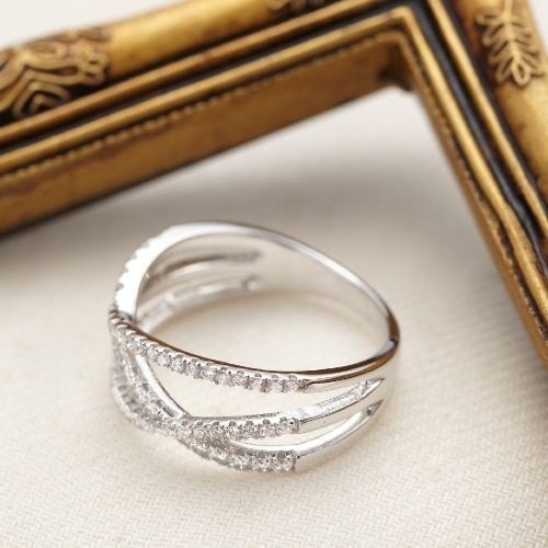 中華のおせち贈り物 シルバー925製キュービックジルコニアのダイヤモンドラインが交差したデザインのリング15号キュービックジルコニア指輪上品エレガント激安レディース送料無料Silver925キュービックジルコニアの上質な指輪！ 指輪