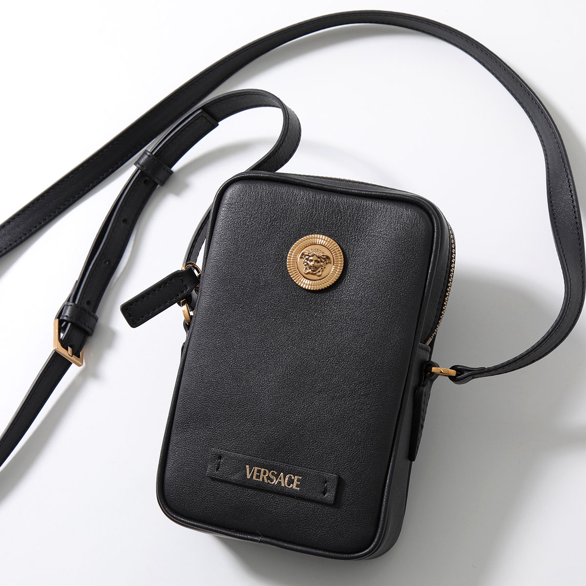 VERSACE ヴェルサーチ ショルダーバッグ 1006192 1A03190 メンズ メドゥーサ ビギー スモール クロスボディ レザー 鞄 1B00V/NERO-ORO