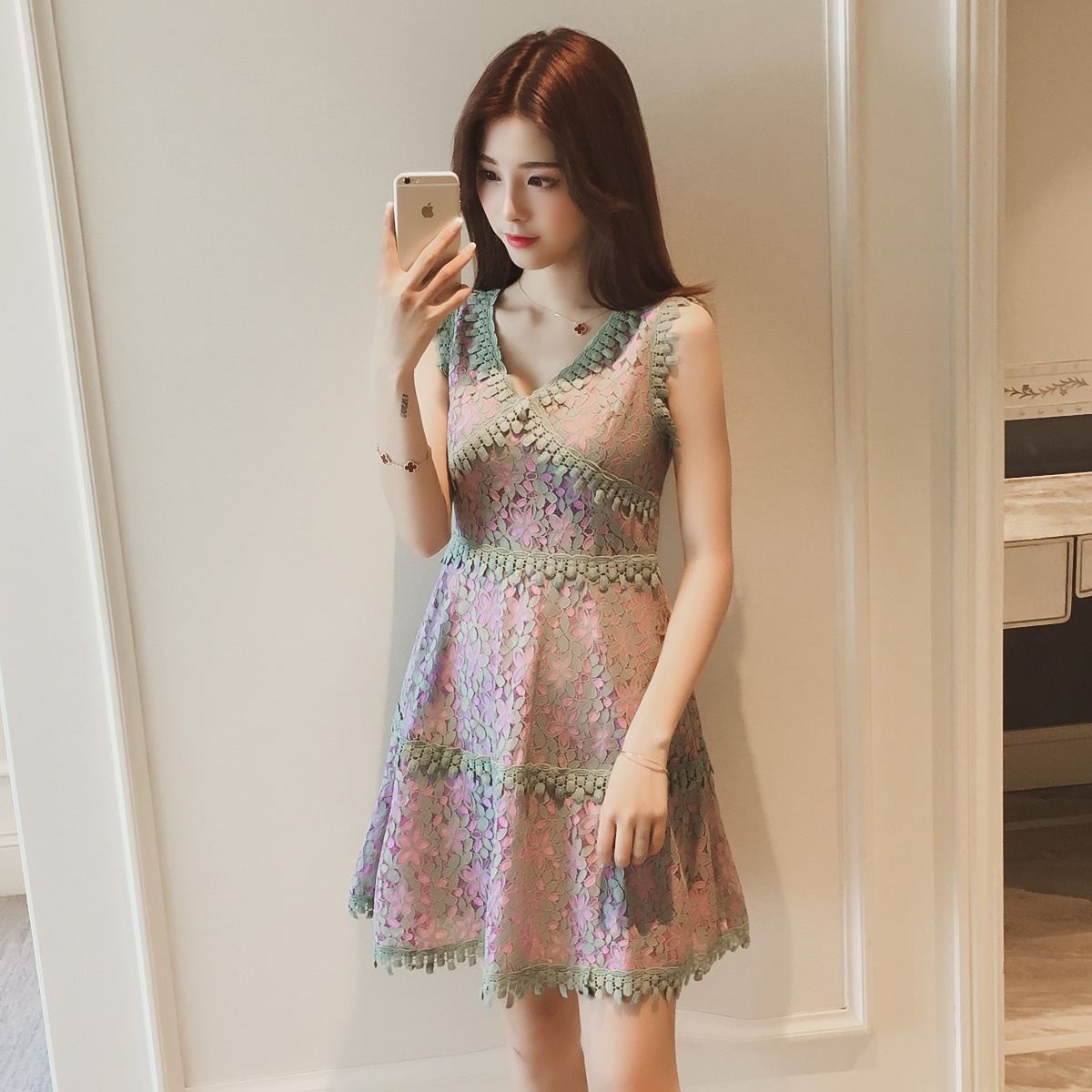 1668.ノースリーブレースミニワンピース（グリーン）2019 春夏 sale パーティー 結婚式 二次会 お呼ばれ 女子会 レストラン デート 記念日 100,000円