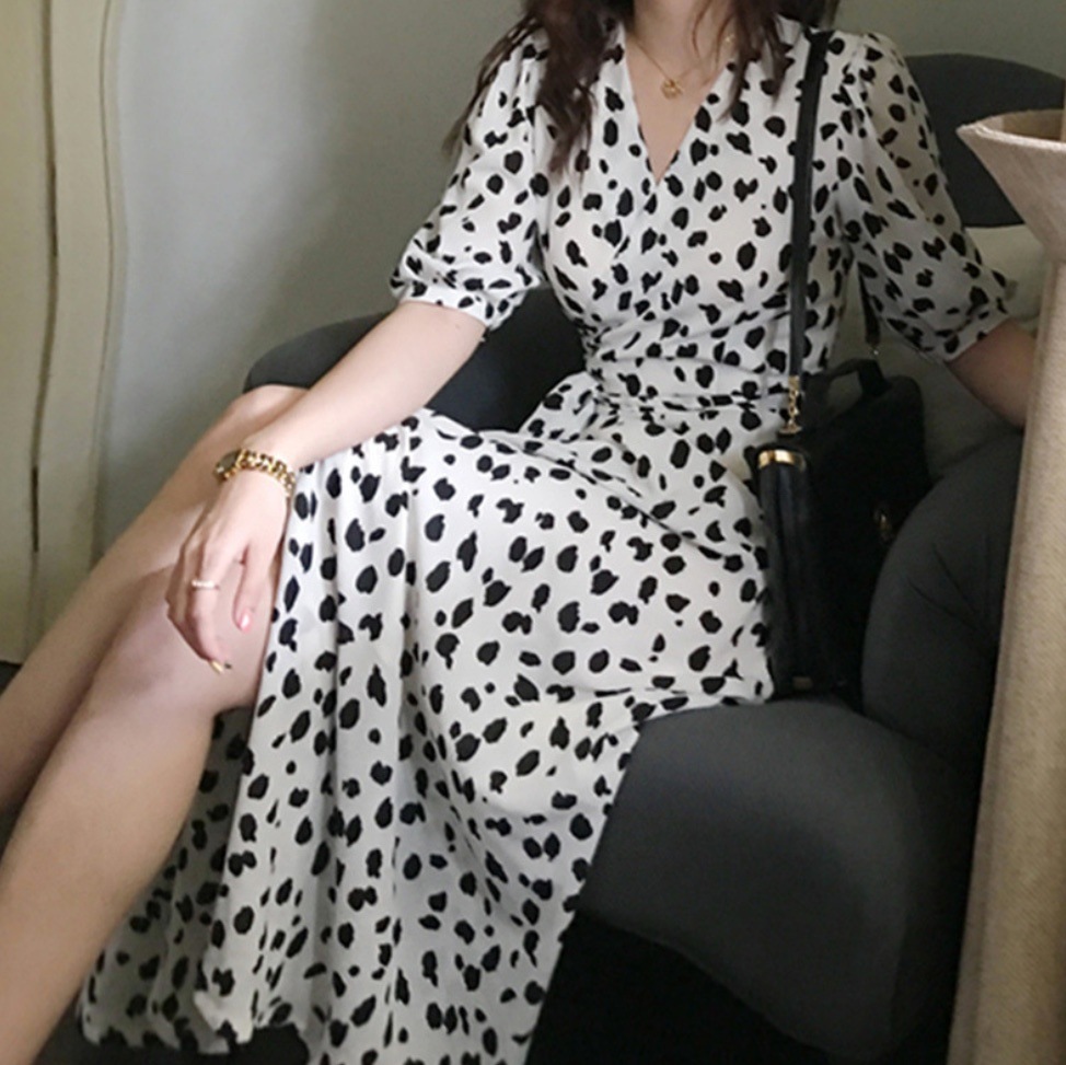 アニマル柄 ワンピース カシュクールワンピース 韓国 レディース オルチャン サイドスリット ホワイト 白 ブラック 黒 モノトーン ミモレ丈 5分袖 フレア Aライン ウエストリボン ハイ