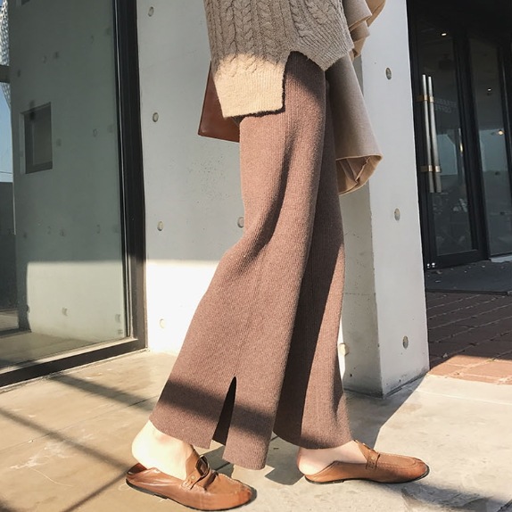 パンツ あったか ワイドパンツ ワイド ニット サイドスリット きれいめ シンプル カジュアル 上品 おしゃれ お洒落 レトロ アジアン 女子 こなれ感 ラフ ルーズ モダン 存在感 抜け感 5,291円