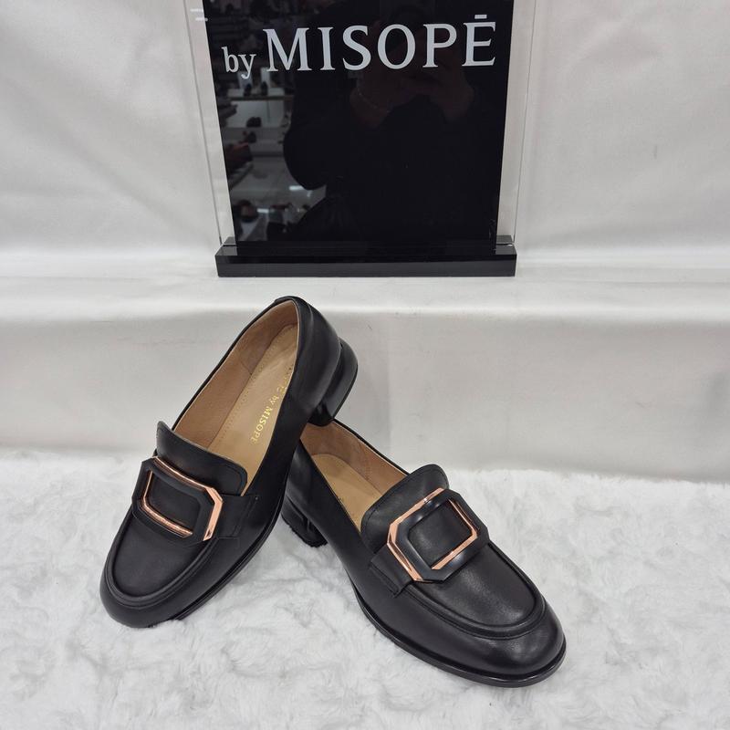 By 女性 ゴールド装飾 クラシック ローファー 112HT339FF012 BLACK 2 JJ