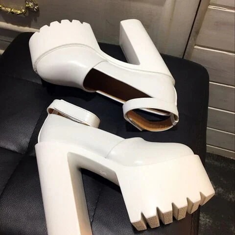 ブーツ スタイルアップヒールパンプス 厚底シューズ ヒールパンプス モカシン ダッドスニーカー バブーシュ ロングブーツが復活ロングブーツ フラ