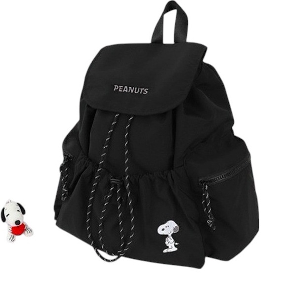 【正規品】PEANUTS スヌーピー デイリーバックパック大容量·かわいいキャラクター刺繍付き·通学通勤時も