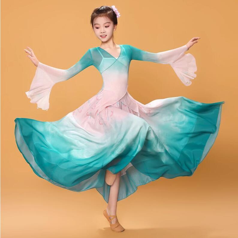 [輸送費無料][七月の新柄]子供古典ダンス衣装 フレア袖チャイナブラウス 大きい裾スカート3点セットアップ　グラデーション扇子古典ダンスウェア飄逸スカート　2タイプ　キッズ唐装漢服2025子供古典ダン