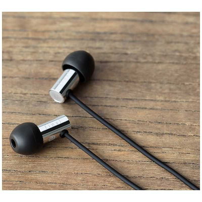 他サイト： FINAL　有線イヤホン カナル型 ［φ3.5mm ミニプラグ］　FI-E3DSSの商品画像