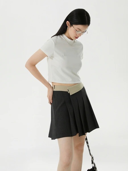 エッグタルトホーム不規則なローウエストプリーツスカートの女性の 2024 夏の新デザイン A ラインスカート